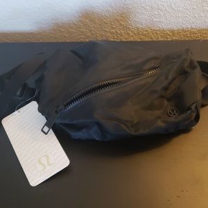 Lululemon fanny pack